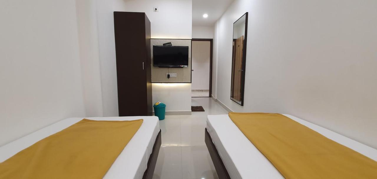 Hotel N K Bhudzs Kültér fotó