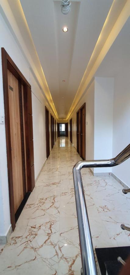Hotel N K Bhudzs Kültér fotó
