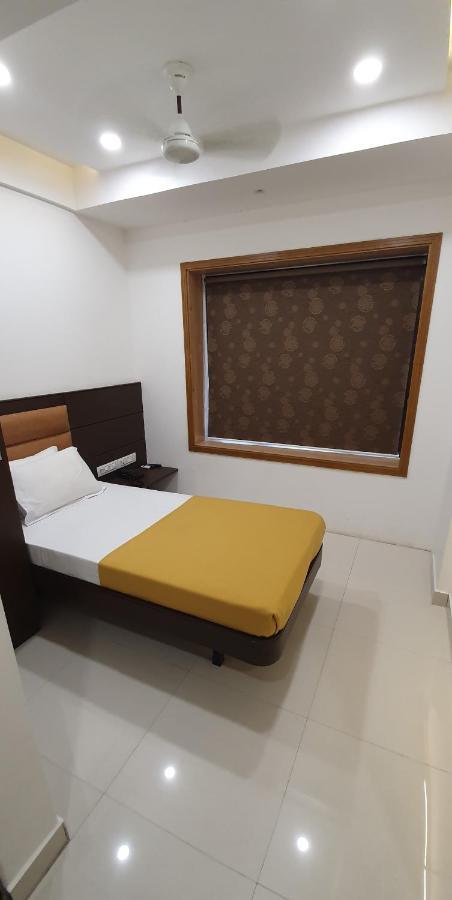 Hotel N K Bhudzs Kültér fotó