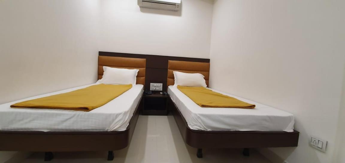 Hotel N K Bhudzs Kültér fotó