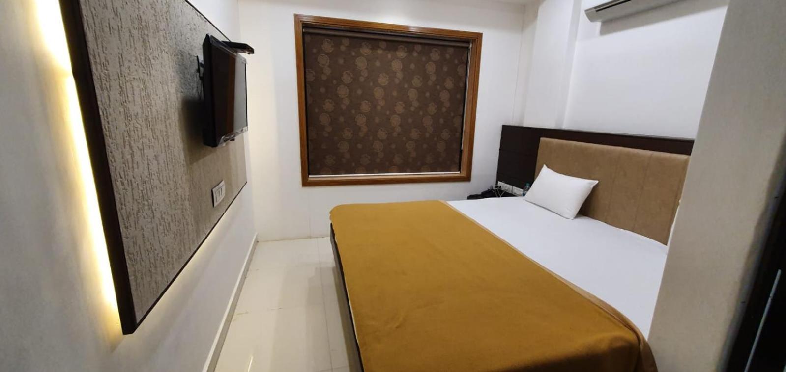 Hotel N K Bhudzs Kültér fotó